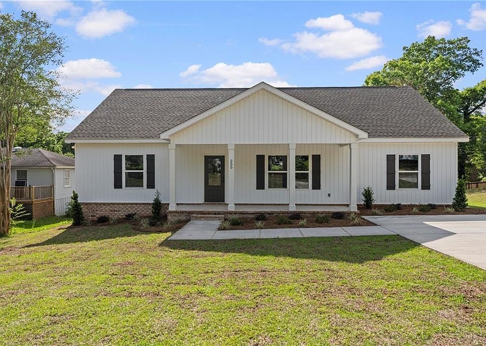 1st image of 255 Border Dr W
