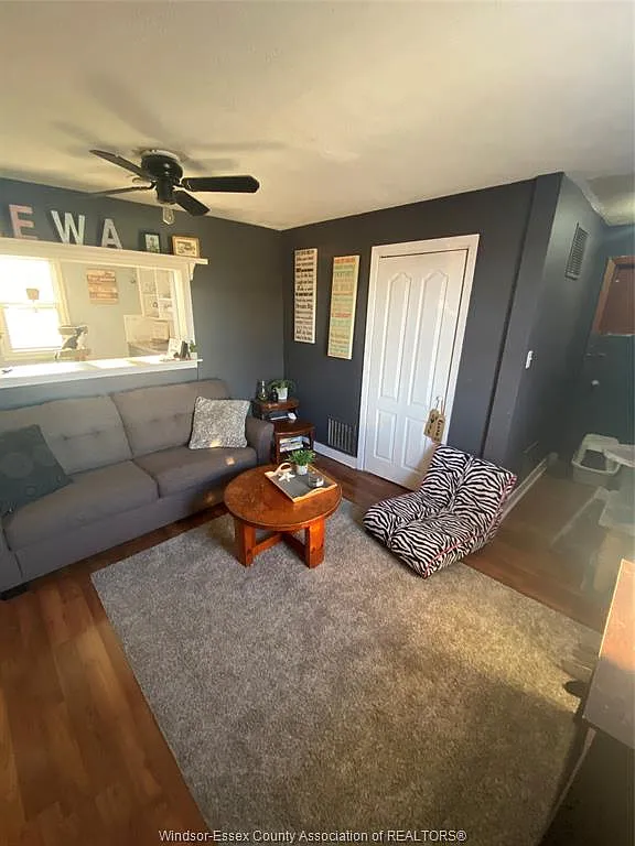 2 bed, $1,400 — Photo 4