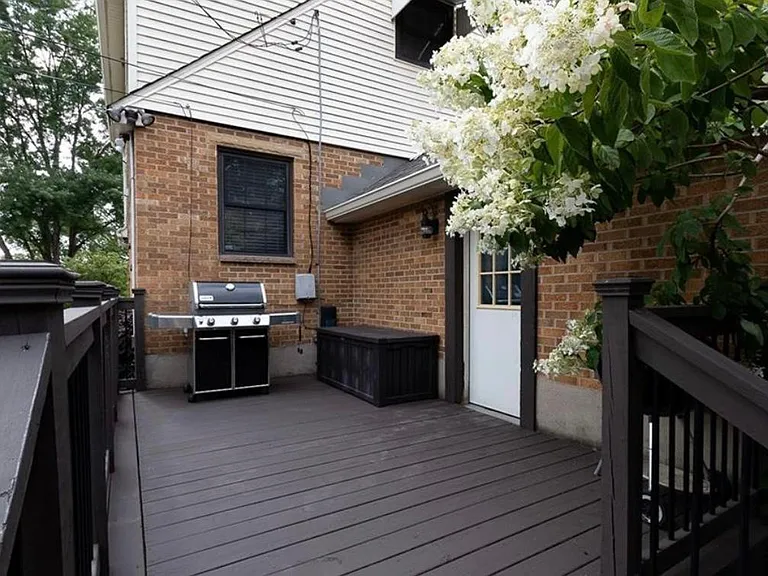 256 Castle Dr — Photo 43