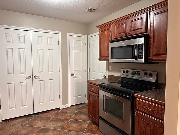 4th image of 2813 Neosho Heights Ave #2813