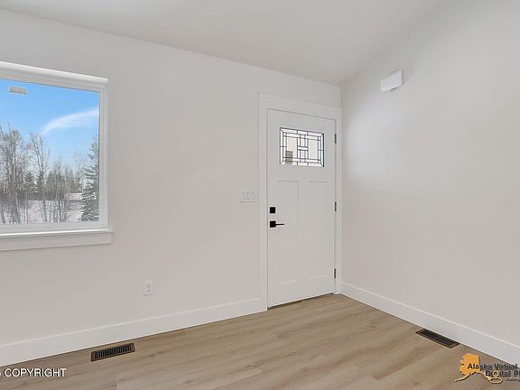 4th image of 13832 W Halston Ave