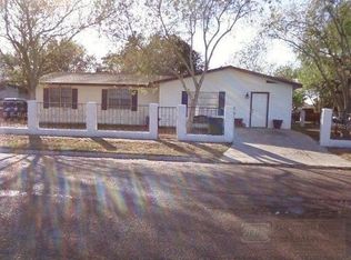 112 S 1st St, Raymondville, TX 78580