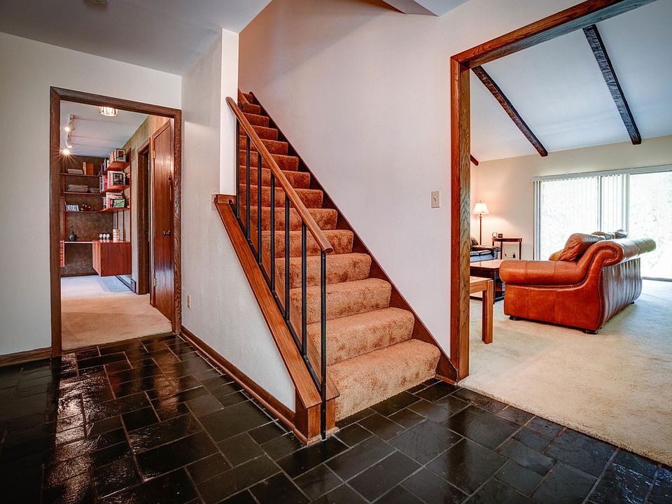 1st image of 10040 N Kirkland Ct
