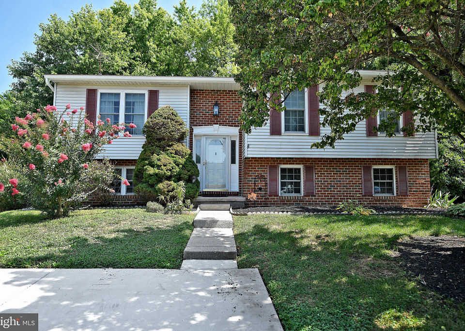 1st image of 811 Hurley Ct
