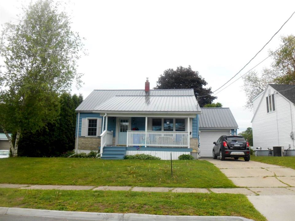 1st image of 101 Beach St