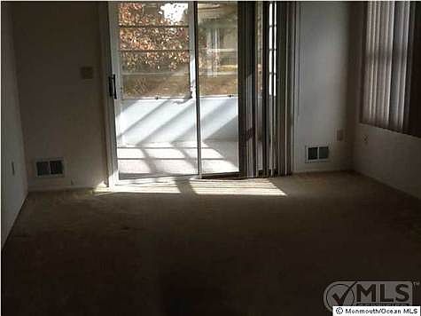 3rd image of 101 Maplecrest Dr E