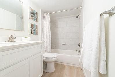 5th image of 220 Young Ave APT 24