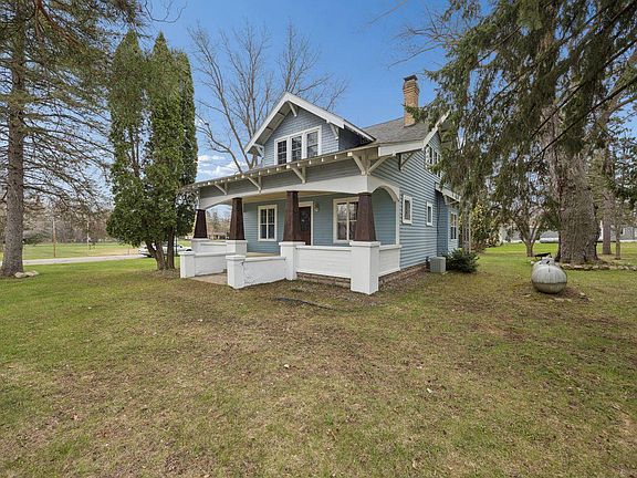 2nd image of 114 E Elm Ave