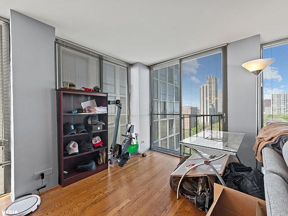 4th image of 345 W Fullerton Pkwy APT 1507