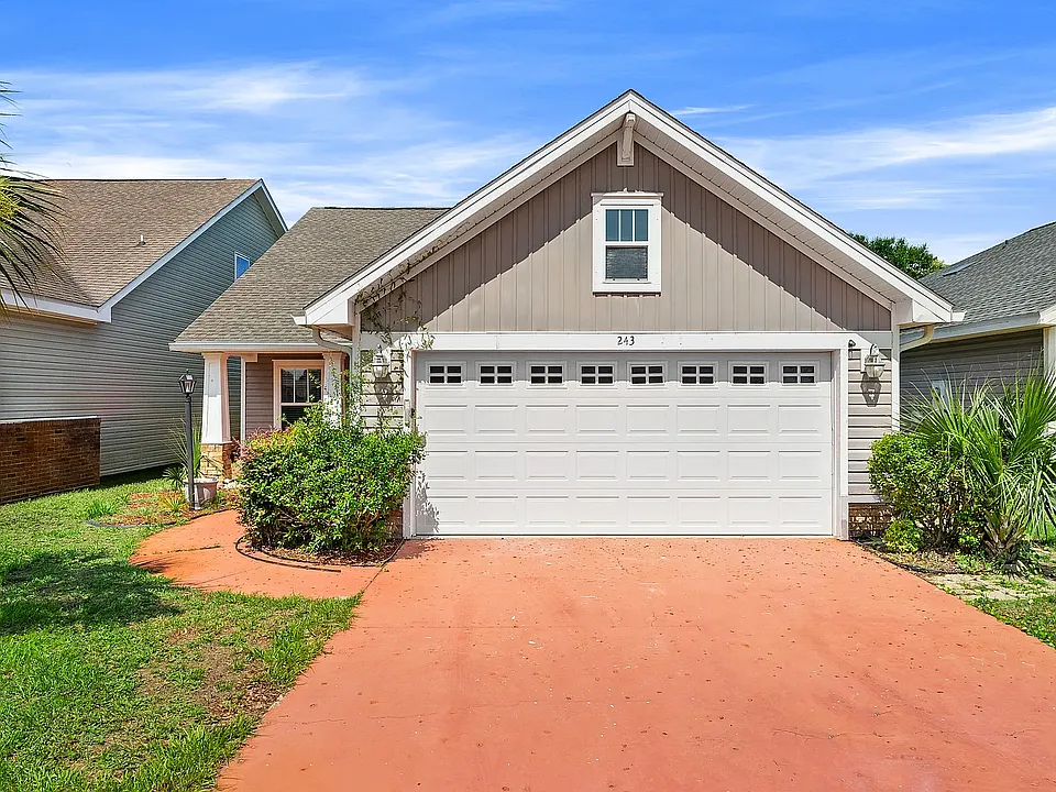 243 Woodlawn Ct