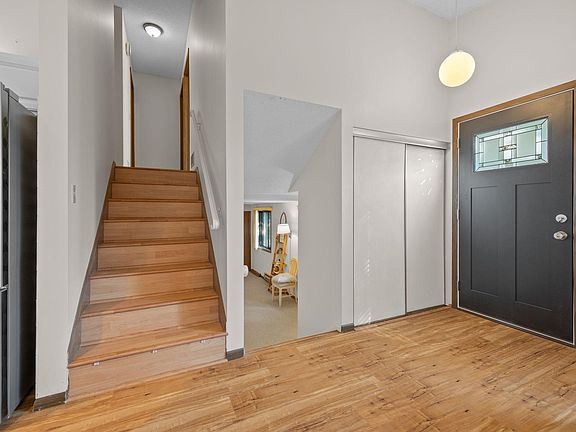 4th image of 2241 Country Ln