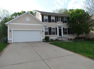 7007 Deerview Dr, Urbandale, IA 50322