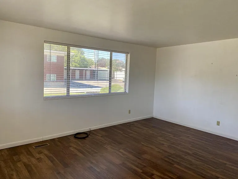 290 S Fairlane Dr #3 — Photo 6
