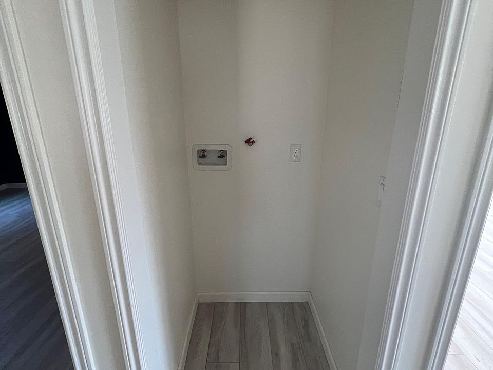 2nd image of 14258 1/2 Sayre St