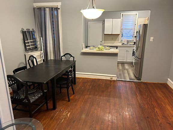 2nd image of 1218 E Stafford St