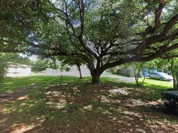 229 Nanlee St, La Marque, TX 77568