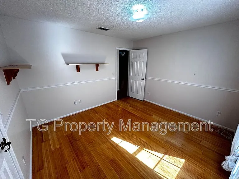 1449 Blue Heron Ln E — Photo 34