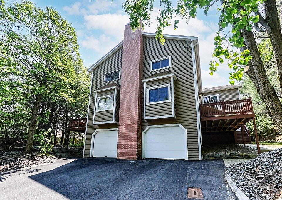 1st image of 15 Aurora Ln