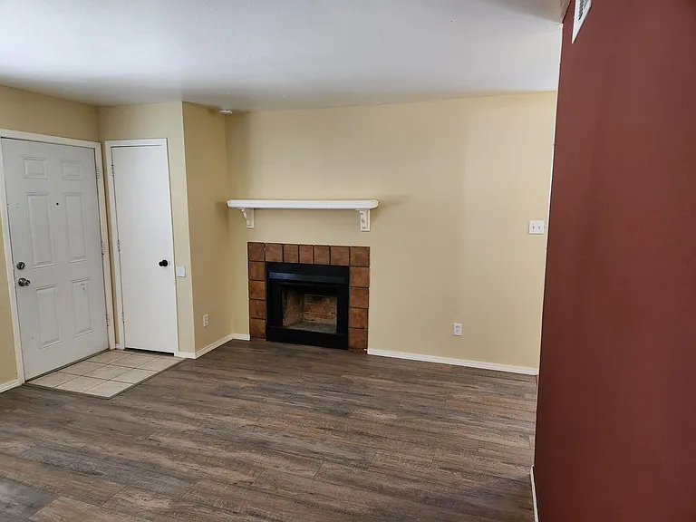 300 W Mescalero Rd #A — Photo 4