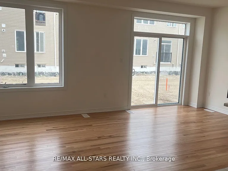 703 Potawatomi Cres — Photo 11