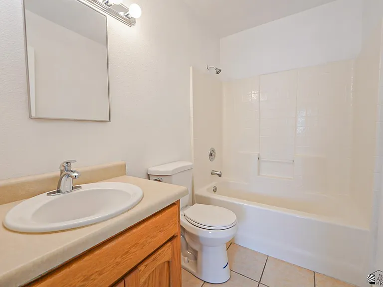 604 E Yucca St — Photo 19