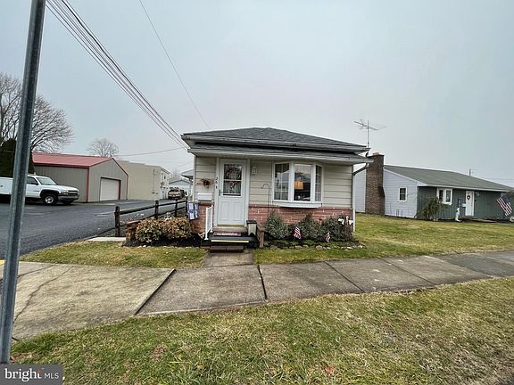 2nd image of 26 W Lincoln Ave