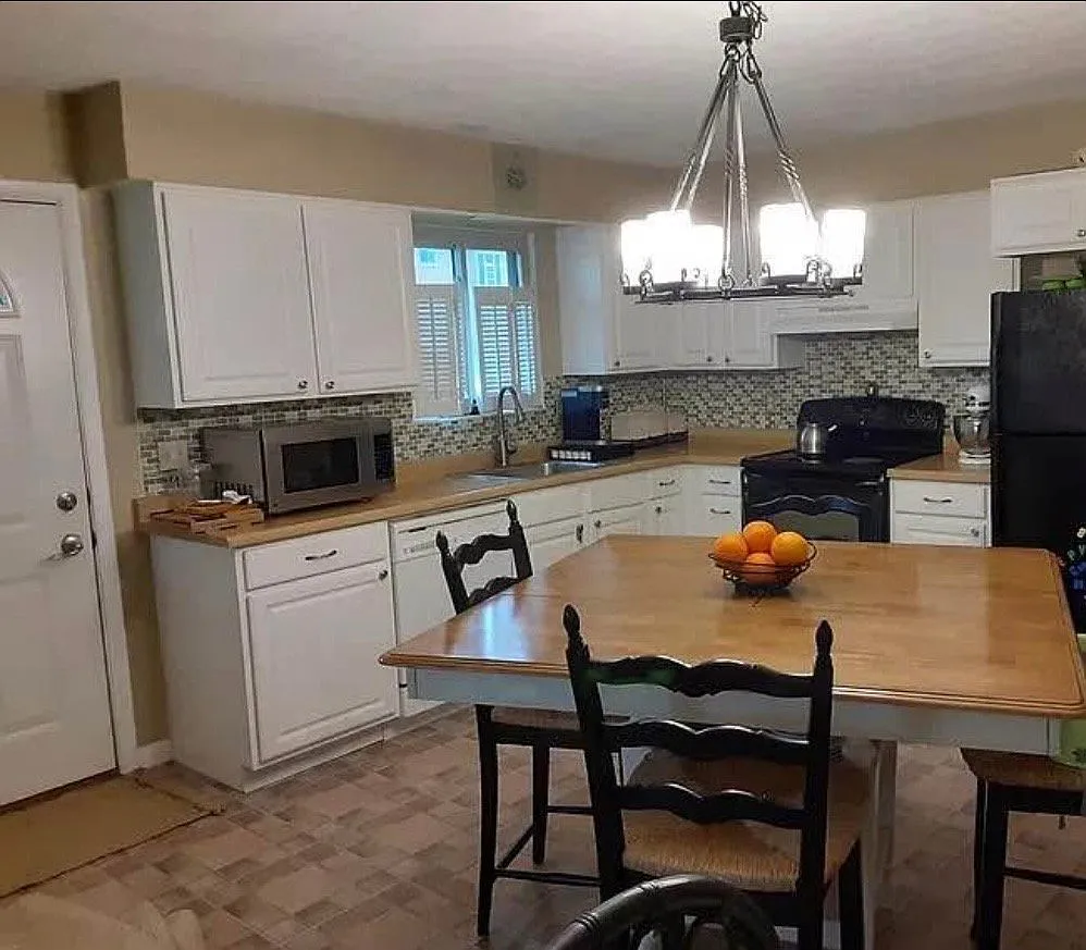 Spacious Duplex — Photo 3