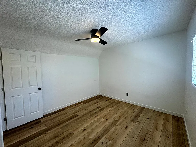 2535 Kansas Ave — Photo 25