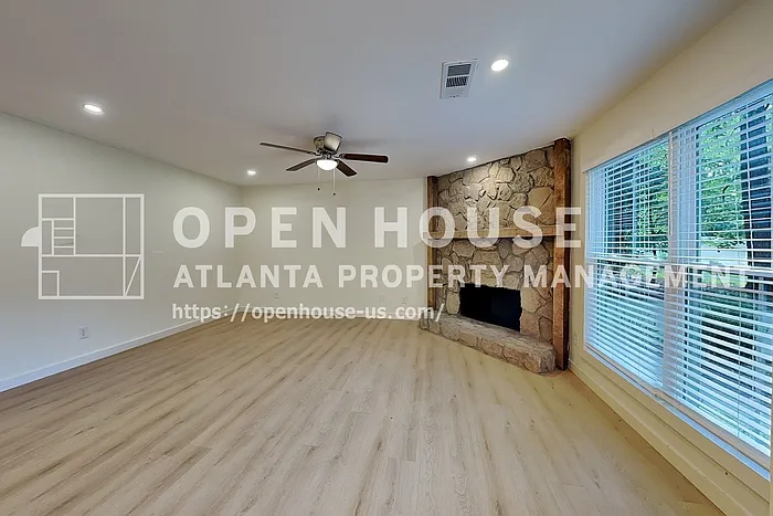 3 bed, 2.0 bath, 1280 sqft, $2,095 — Photo 4
