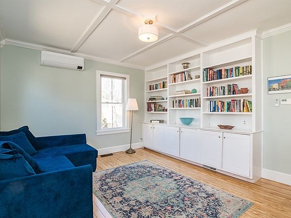 3rd image of 31 Lilly St