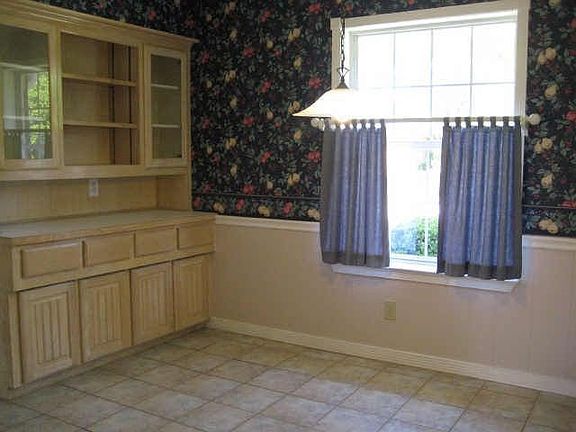 4th image of 225 Alta Vista Dr