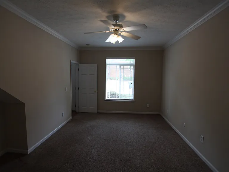 348 Jack Hampton Dr — Photo 9