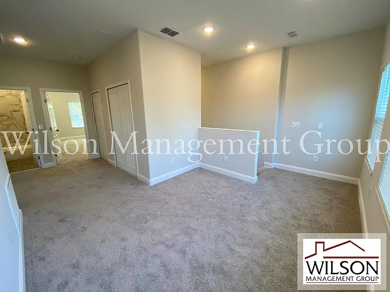 732 S Lee Ave — Photo 17