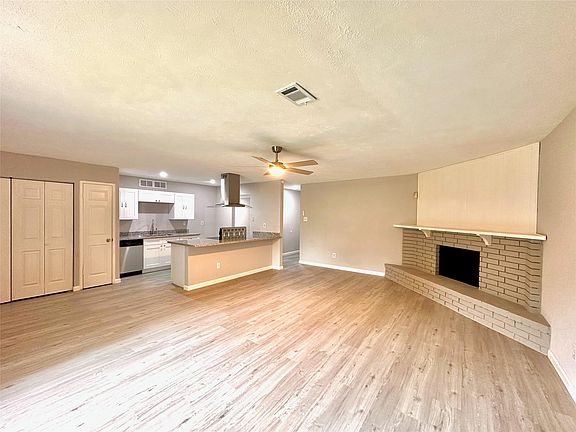 3rd image of 4854 Prairie Ridge Rd