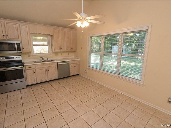 5th image of 7121 Stamford Ct
