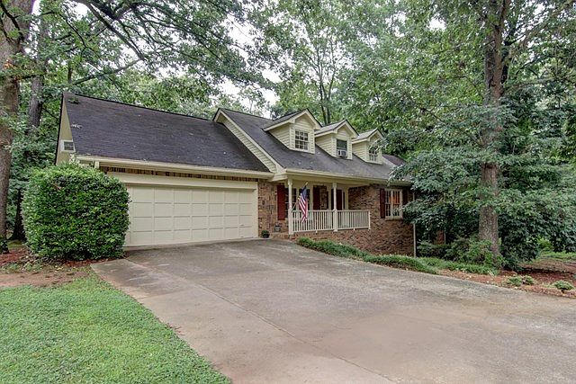 1st image of 2562 Highland Dr SE
