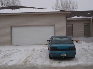 1313 Golden Valley Ln, Minot, ND 58703