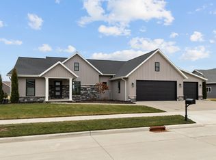 2978 E Bluetopaz Dr, Appleton, WI 54913