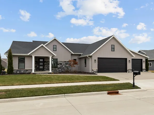 2978 E Bluetopaz Dr, Appleton, WI 54913