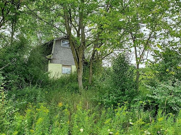 3rd image of 2791 E Remick Rd