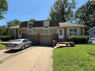 1903 E Lindenwood Cir, Olathe, KS 66062