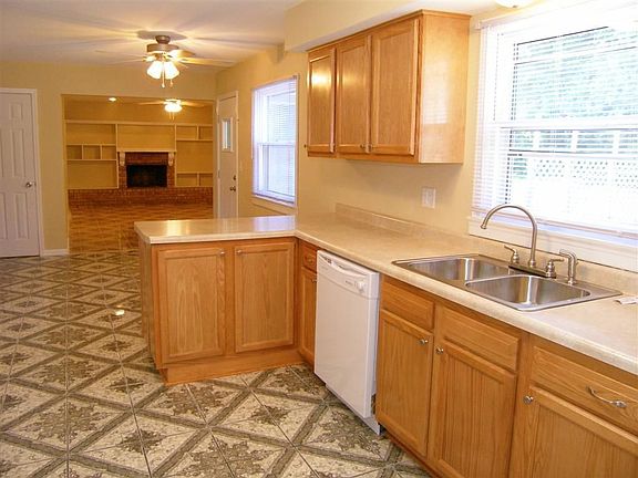 5th image of 4503 Dogwood Cir