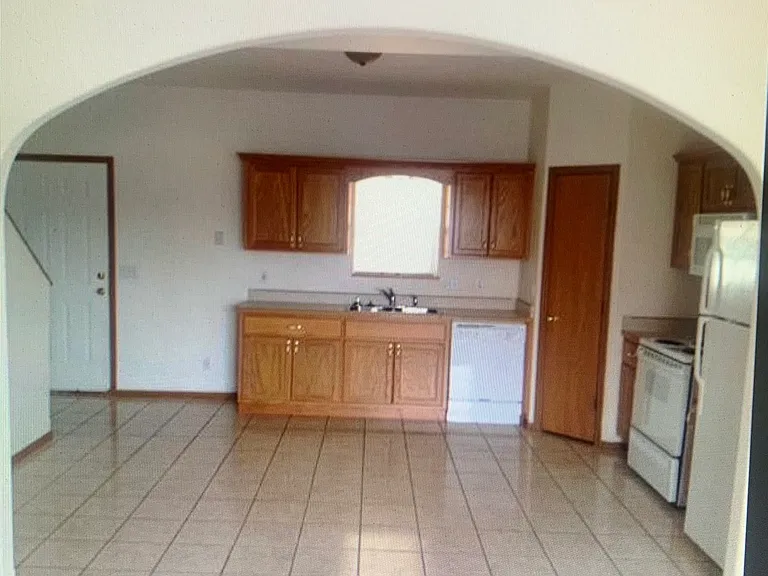 615 Gibbs Ave #12 — Photo 2