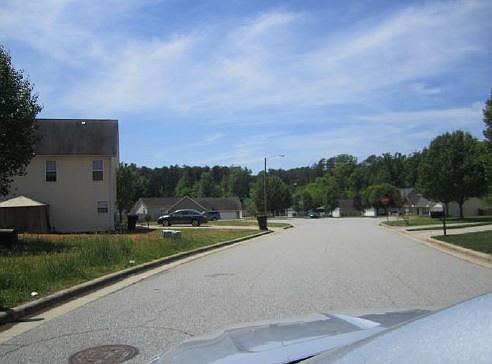 2nd image of 202 Valentine Ct