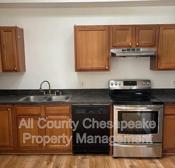 1011 Main St #B — Photo 6