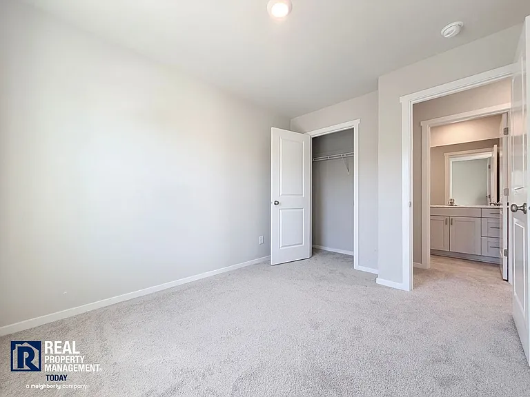 2216 Trailside Dr NE — Photo 17
