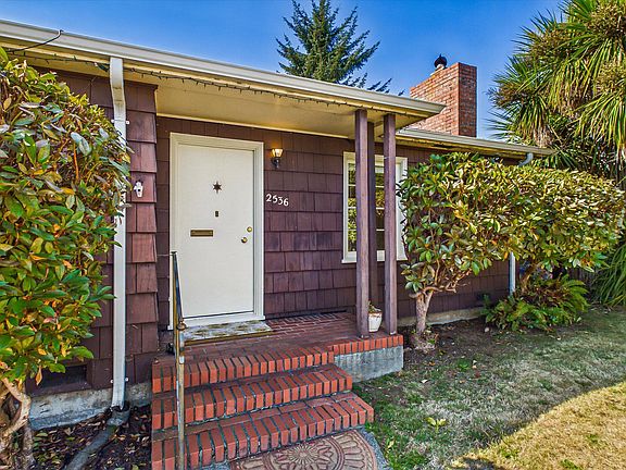 3rd image of 2536 F St