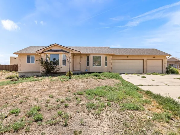 807 S Aguilar Ln, Pueblo West, CO 81007