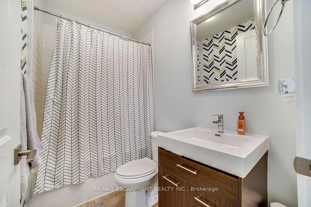 1 bed, $2,000 — Photo 4