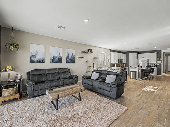 5th image of 11405 E ULYSSES Avenue